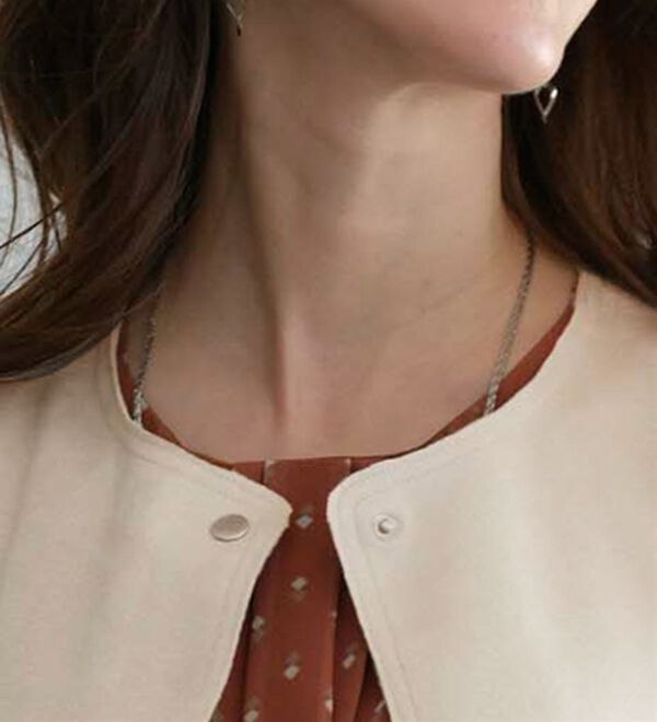 BELLUNA（ベルーナ）の「スエード調ノーカラーロング丈ジャケット（ノーカラージャケット）」｜詳細画像