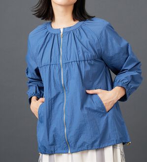 BELLUNA（ベルーナ）の「シアー素材ギャザーデザインブルゾン（ブルゾン）」｜ブルー