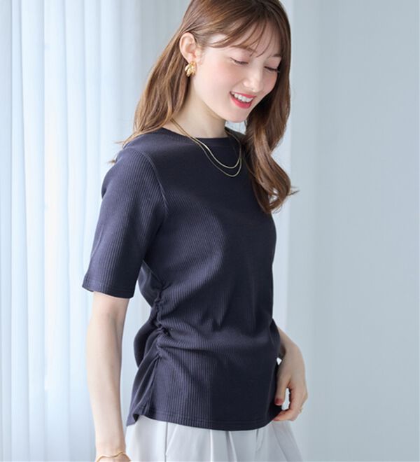 alotta（アロッタ）の「細見えギャザーデザイン美くびれリブトップス（カットソー）」｜ネイビー
