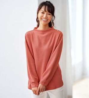 BELLUNA（ベルーナ）の「ニット見え素材肩ボタンプルオーバー（カットソー）」｜コーラルピンク