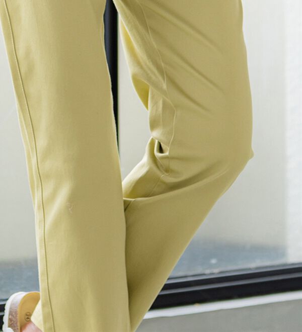 BELLUNA（ベルーナ）の「サラリ速乾！綿サテンストレッチカラーパンツ（フルレングスパンツ）」｜詳細画像