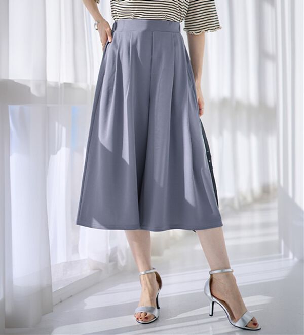 alotta（アロッタ）の「【選べる２丈】上品ドレープパンツ（ワイドパンツ・ガウチョ）」｜スモーキーブルー／ショート丈