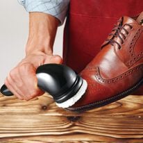 「電動靴磨き器「楽々くつピカ君」（その他生活家電）」