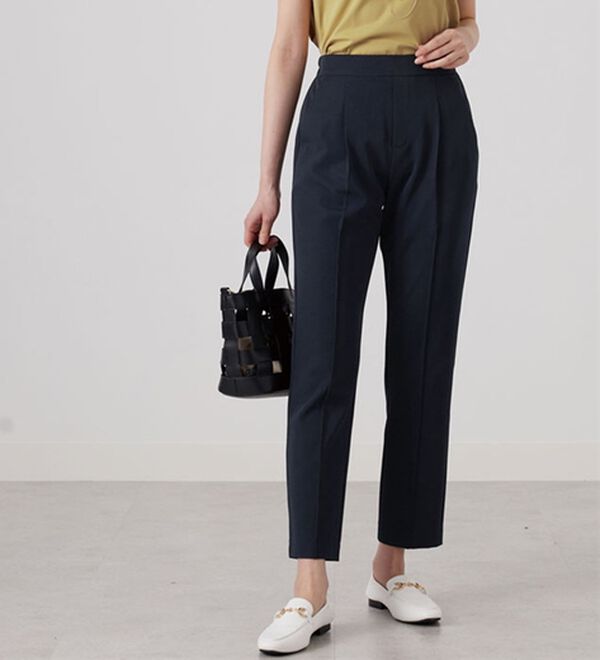 BELLUNA（ベルーナ）の「冷感キレイ見え！美脚テーパードパンツ（テーパードパンツ）」｜ネイビー