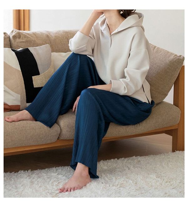 LAVIENNE（ラヴィエンヌ）の「さらっと軽いプリーツセットアップ（セットアップ）」｜詳細画像