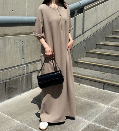 GeeRA（ジーラ）の「【ひんやり/着痩せ】ハーフジップ大人Ｔシャツワンピース（カットソーワンピース）」