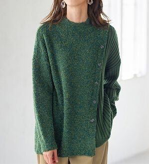 BELLUNA（ベルーナ）の「細見えボタンデザインニット（ニット・セーター）」｜グリーン