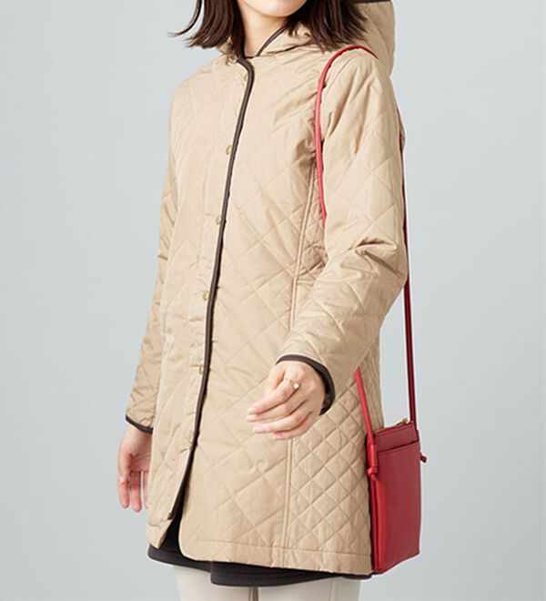 BELLUNA（ベルーナ）の「パイピング使いキルトデザインコート（ロングコート）」｜詳細画像