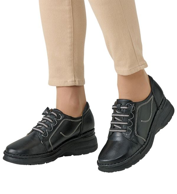 「柔らか山羊革４Ｅ　甲ゴムウォーキング（スニーカー）」｜ブラック