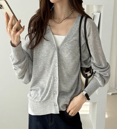 GeeRA（ジーラ）の「接触冷感！Ｖネックカーディガン（ニットカーディガン）」