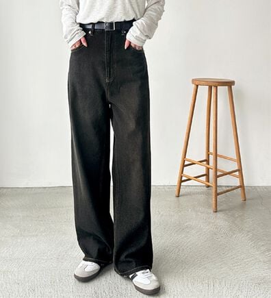 GeeRA（ジーラ）の「ハイウエストストレートデニム（ワイドパンツ・ガウチョ）」