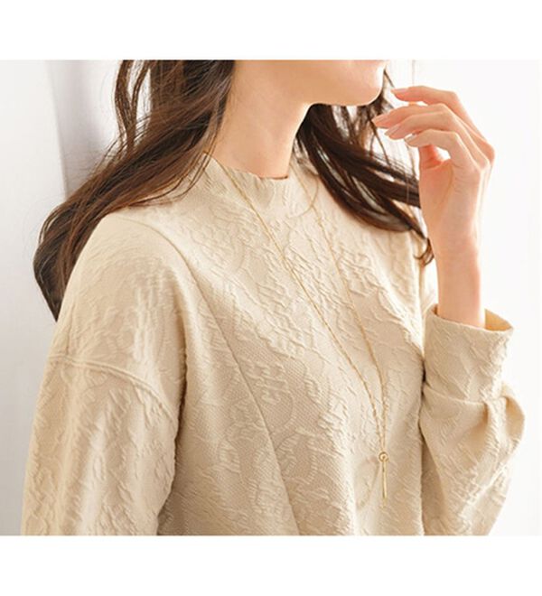 BELLUNA（ベルーナ）の「花柄ふくれジャカード切替プルオーバー（カットソー）」｜詳細画像