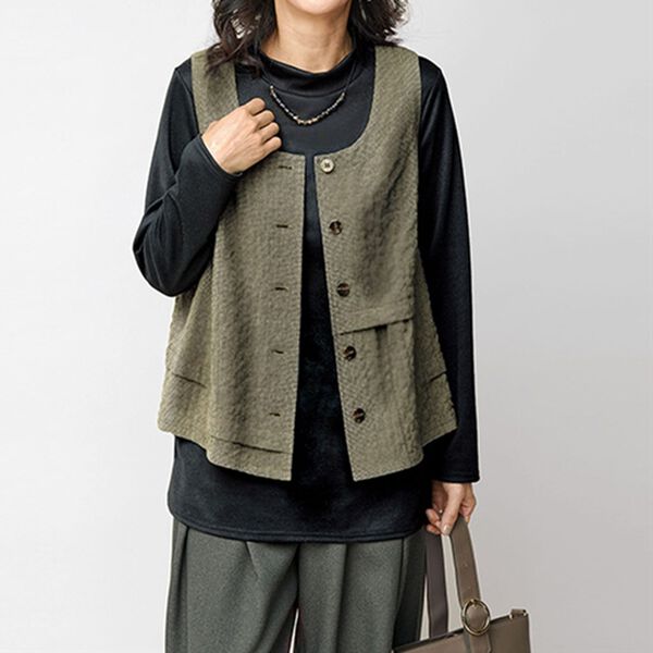 BELLUNA（ベルーナ）の「シャーリング素材切替ベストアンサンブル（ベスト）」｜詳細画像