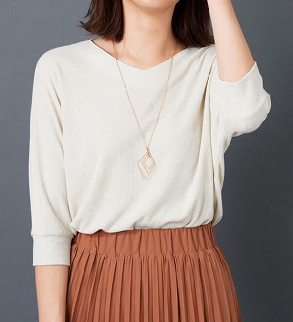 BELLUNA（ベルーナ）の「ラメ調ドルマンプルオーバー（カットソー）」｜詳細画像