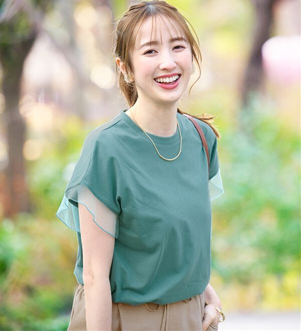 alotta（アロッタ）の「１枚でこなれ感！袖チュールデザイン綿混Ｔシャツ（Tシャツ）」｜詳細画像