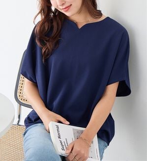 alotta（アロッタ）の「着痩せが叶うドルマンスリーブきれいめカットソー（カットソー）」｜ネイビー