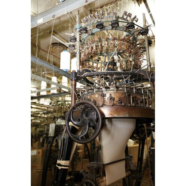 「日本製　３重奏のぬくもりエア３インナー　Ｖベスト（メンズ肌着・インナーウェア）」｜詳細画像