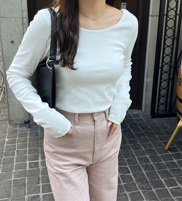 GeeRA（ジーラ）の「バックオープンリブトップス（カットソー）」｜オフホワイト