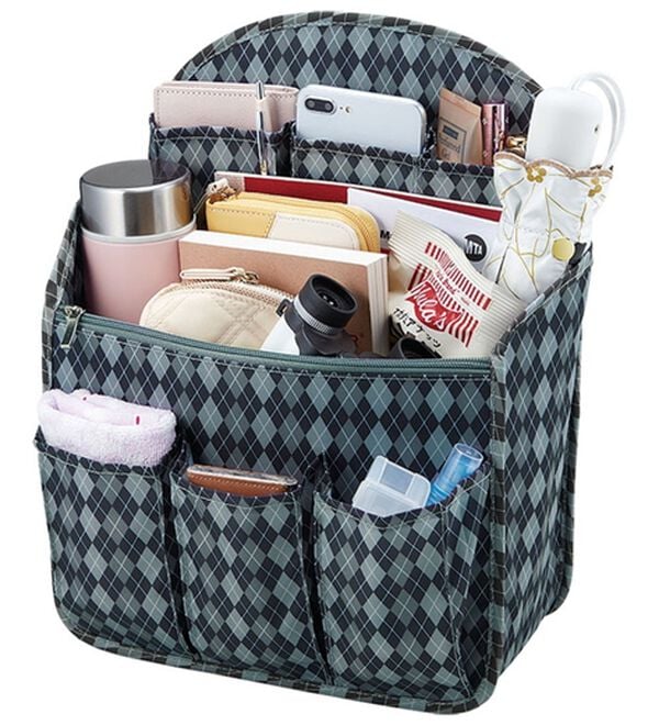 BELLUNA（ベルーナ）の「保温保冷スペース付リュックインバッグ（ポーチ）」｜黒チェック