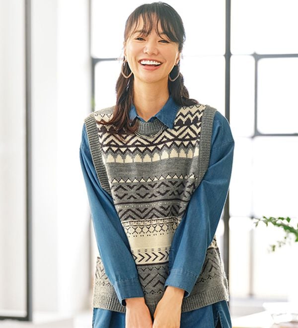 BELLUNA（ベルーナ）の「幾何柄ジャカードニットベスト（ベスト）」｜グレー系