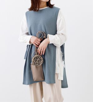 BELLUNA（ベルーナ）の「あぜ素材サイドリボンベストアンサンブル（アンサンブル）」｜サックス