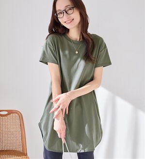 Viola e Viola（ヴィオラ エ ヴィオラ）の「ひんやり＆さらり綿混チュニックＴシャツ（チュニック）」｜オリーブ／半袖
