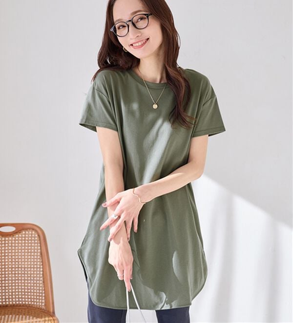 Viola e Viola（ヴィオラ エ ヴィオラ）の「ひんやり＆さらり綿混チュニックＴシャツ（チュニック）」｜オリーブ／半袖