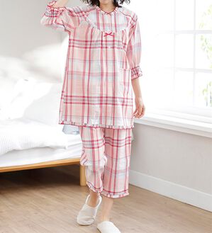 LAVIENNE（ラヴィエンヌ）の「サラッと涼感、綿１００％サッカーパジャマ（パジャマ・ルームウェア）」｜赤系チェック