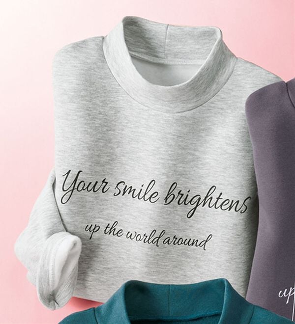 BELLUNA（ベルーナ）の「まるで着る毛布！静電防止付裏ファーロゴプルオーバー（カットソー）」｜ライトグレー