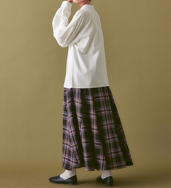 Viola e Viola（ヴィオラ エ ヴィオラ）の「さりげなく表面感を、綿１００%ダブルボタンブラウス（ブラウス）」｜詳細画像