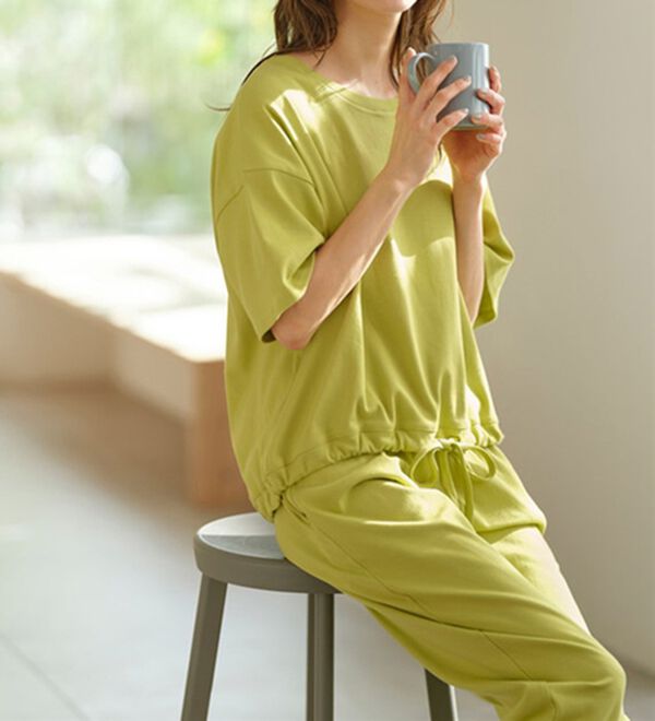 YU'NOW（ユナウ）の「【２点セット】コットン１００％ウエストドローストリングプルオーバー上下セット（パジャマ・ルームウェア）」｜ピスタチオ