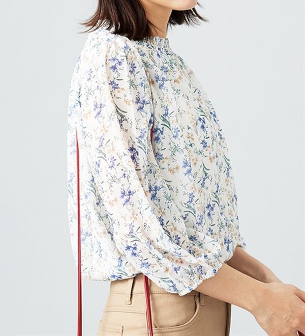 BELLUNA（ベルーナ）の「シフォン素材シャーリング使いブラウス（ブラウス）」｜詳細画像