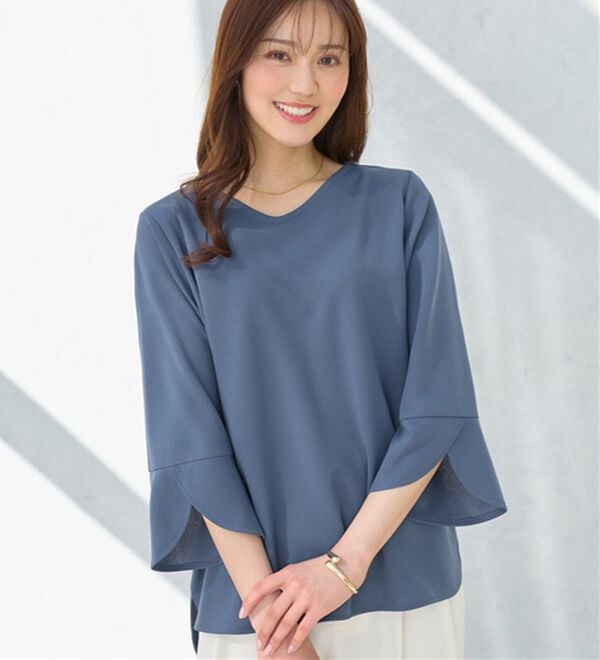 alotta（アロッタ）の「【接触冷感】着痩せが叶う！チューリップ袖ブラウスＴシャツ（ブラウス）」｜スモーキーブルー
