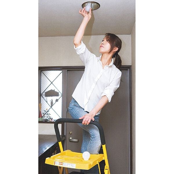 「便利なトレー付脚立（椅子・チェア・スツール）」｜詳細画像