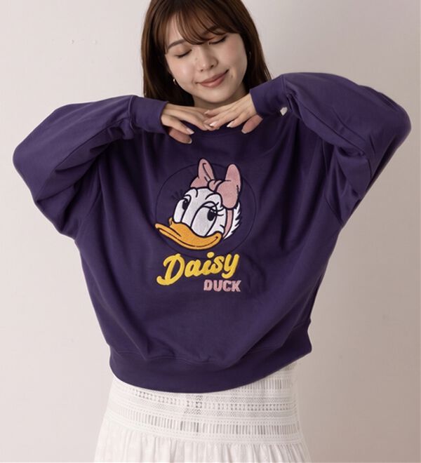 「＜Disney＞【ドナルド＆デイジー】サガラ刺しゅうゆったり裏毛トレーナー（カットソー）」｜詳細画像