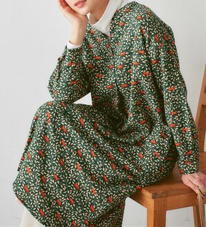 Viola e Viola（ヴィオラ エ ヴィオラ）の「総柄プリントワンピース（プリントワンピース）」｜グリーン系
