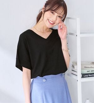 alotta（アロッタ）の「ゆるっと涼やかＶネックプルオーバー（ニット・セーター）」｜ブラック