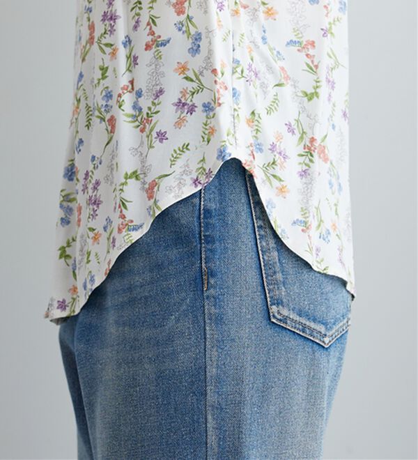 BELLUNA（ベルーナ）の「レーヨン素材ギャザー使いプリントブラウス（ブラウス）」｜詳細画像