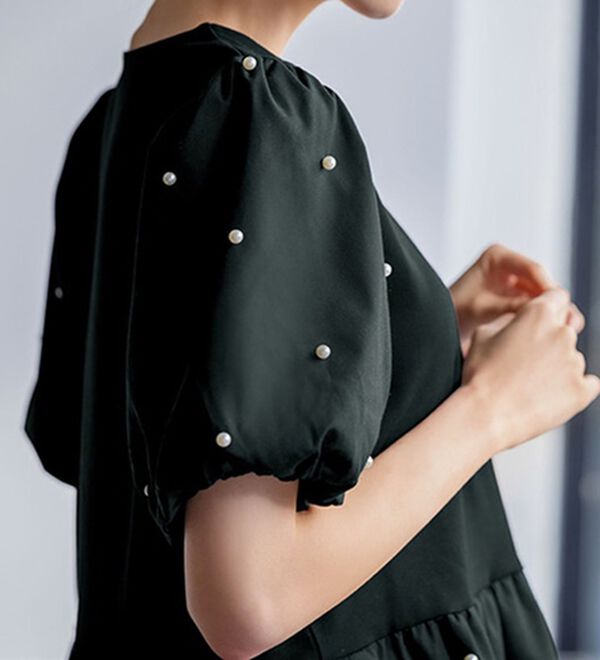 RANAN（ラナン）の「ひんやり！パール調ビーズ使いボリューム袖プルオーバー（カットソー）」｜詳細画像