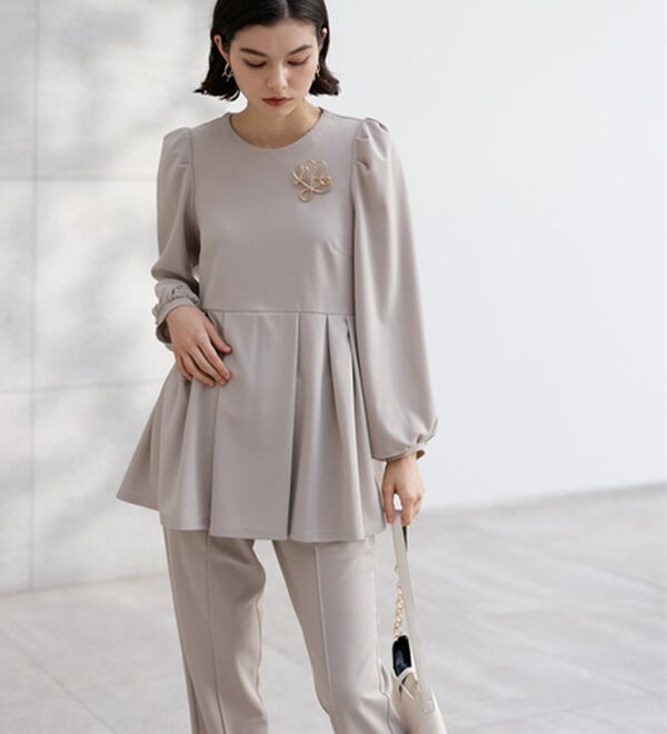 GeeRA（ジーラ）の「【２点セット】２ＷＡＹプリーツ切替ブラウスセットアップ（ブラウススーツ）」｜詳細画像