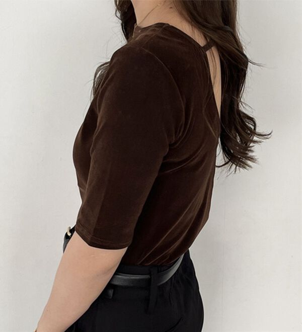 GeeRA（ジーラ）の「ベロアバックオープンカットソー（カットソー）」｜詳細画像