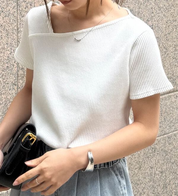 RANAN（ラナン）の「アシメネックハーフスリーブトップス（カットソー）」｜詳細画像