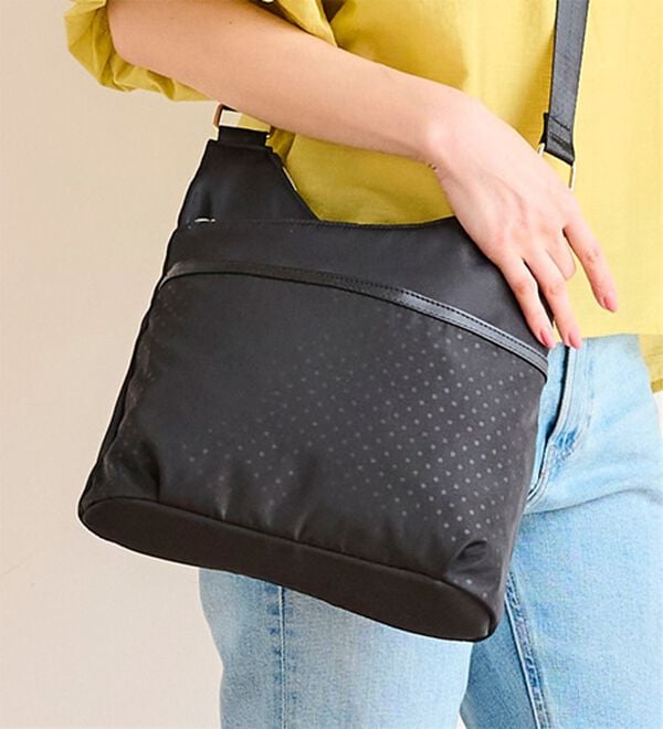 BELLUNA（ベルーナ）の「ポケットが便利すぎる軽量ショルダー（その他バッグ）」｜詳細画像
