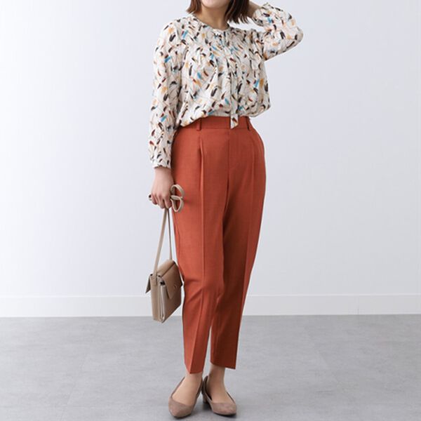 BELLUNA（ベルーナ）の「快適機能付！美脚見えテーパードパンツ（テーパードパンツ）」｜詳細画像