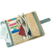 BELLUNA（ベルーナ）の「貴重品を上手に収納できる多収納本革財布（財布・パスケース）」