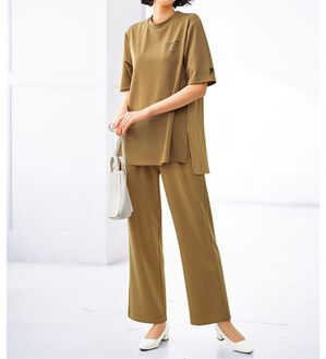 BELLUNA（ベルーナ）の「＜ＦＩＬＡ＞サラッと快適！バックプリーツセットアップ（セットアップ）」｜キャメル