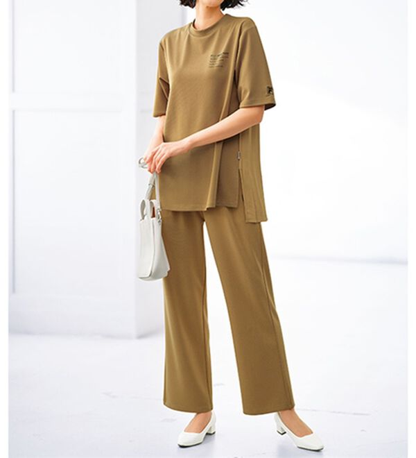 BELLUNA（ベルーナ）の「＜ＦＩＬＡ＞サラッと快適！バックプリーツセットアップ（セットアップ）」｜キャメル