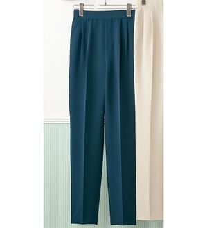 BELLUNA（ベルーナ）の「すっきり美脚タックテーパードパンツ（フルレングスパンツ）」｜ネイビーブルー