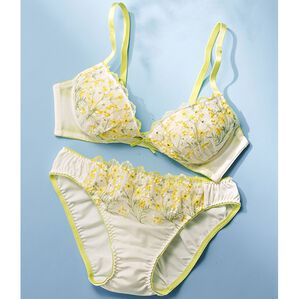 YU'NOW（ユナウ）の「ぷるるん谷間のノンワイヤーブラ＆ショーツセット（ブラジャー＆ショーツセット）」｜詳細画像