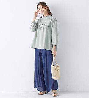 Viola e Viola（ヴィオラ エ ヴィオラ）の「サークル刺しゅうフリル衿ブラウス（ブラウス）」｜ブルー